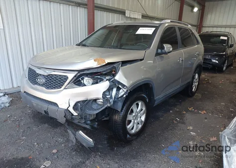 2013 Kia Sorento Lx z USA, uszkodzony, nr VIN 5XYKT3A64DG401359